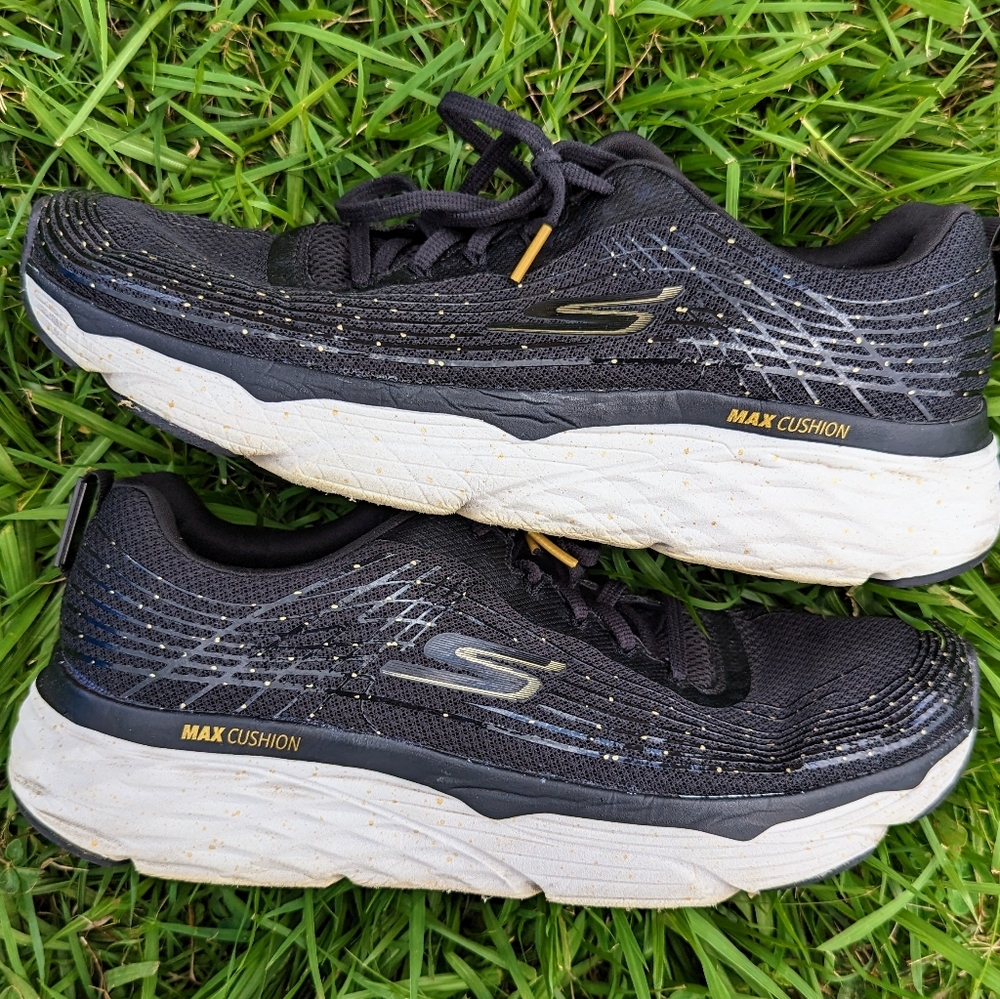 SKECHERS MEN'S MAX CUSHIONING ELITE- COMMEMORATION 220405/BKW Size 13